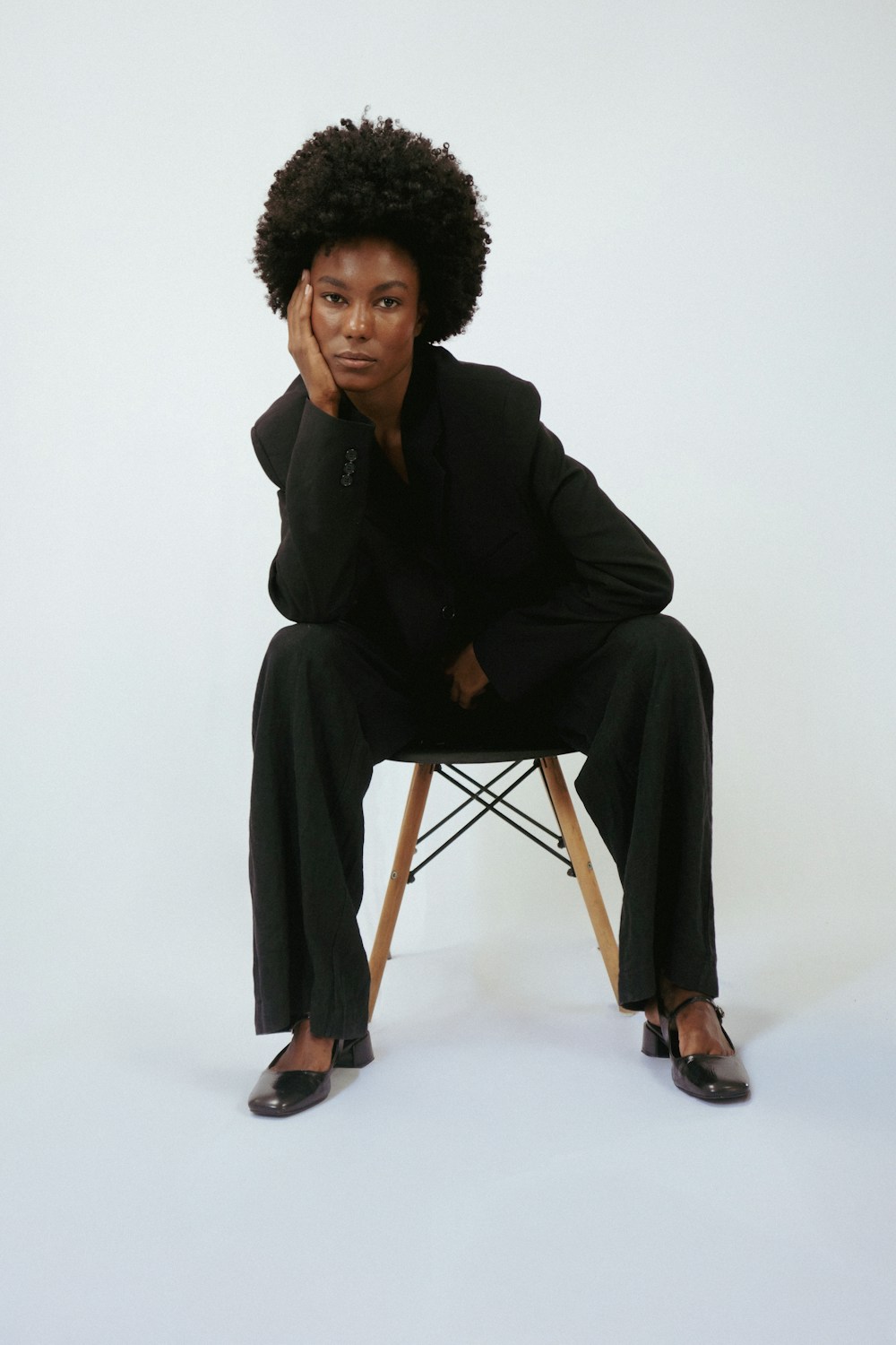 Off-duty editorial, Seated pose reference